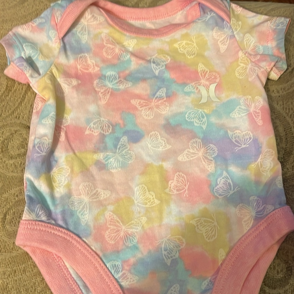 Hurley 2 piece Outfit - Picture 4 of 5